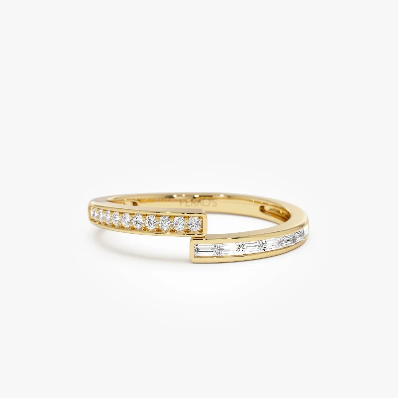 14k Baguette and Round Diamond Crossover Ring