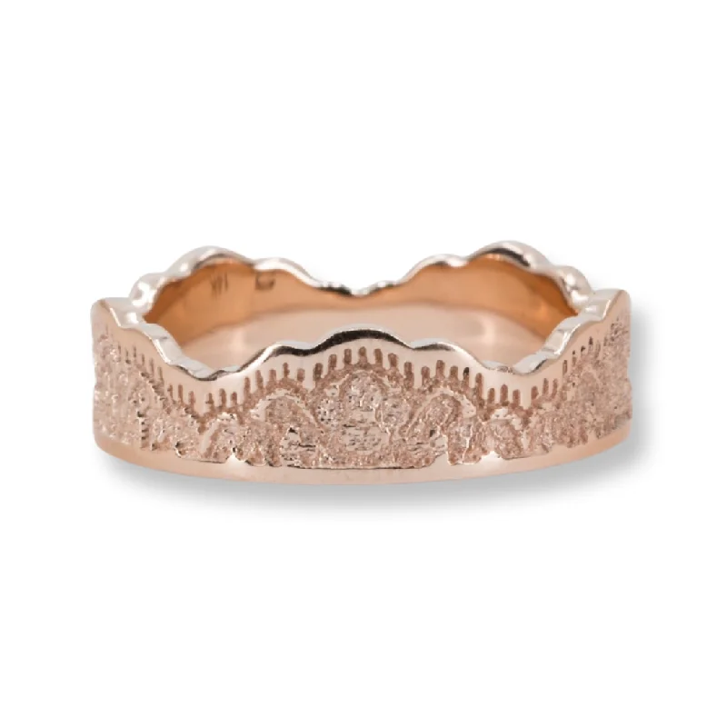 Aksana Lace Crown Wedding Ring