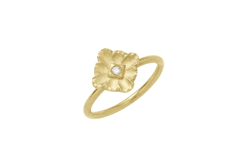 Lace 18K Gold Ring w. Diamond