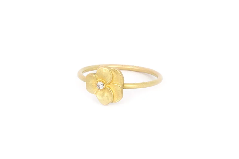 Pansy 18K Gold Ring w. Diamond