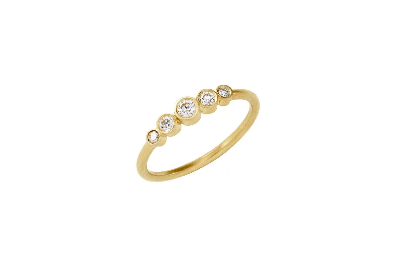 Stella 18K Gold Ring w. Diamond