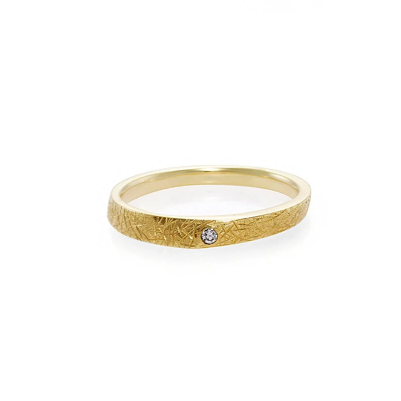 Hand Carved Diamond Wedding Ring in 18K Yellow Gold