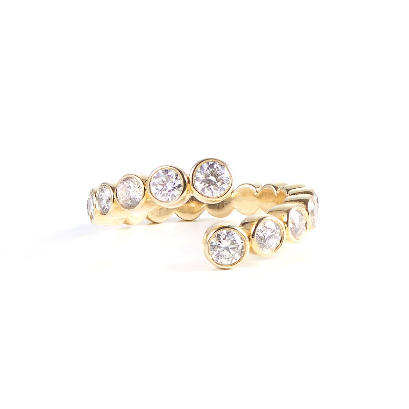 Naia 14K Gold Ring w. Diamonds