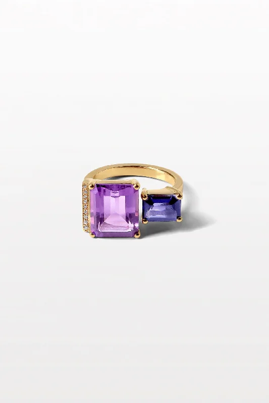 Lustre 10 18K Gold Ring w. Diamonds, Iolith & Amethyst