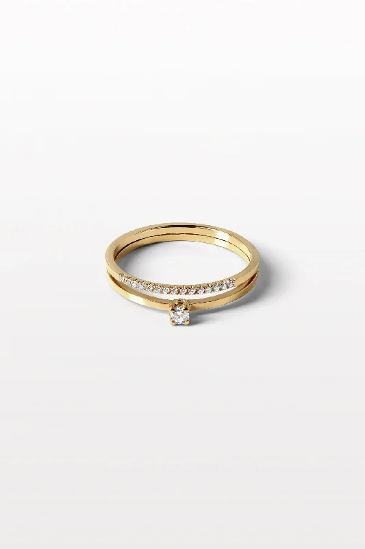 Wedding 04 18K Gold Ring w. Diamond