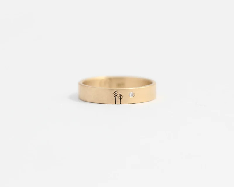 Woodland Ring with Single Diamond in Yellow Gold - Medium