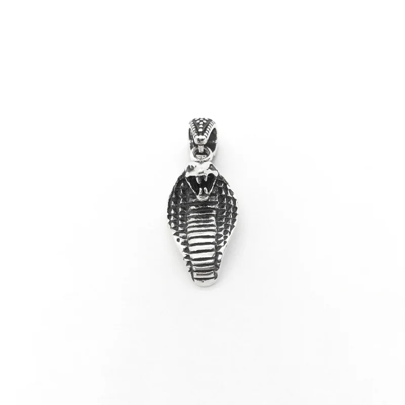 Antique-Finish Cobra Head Pendant (Silver)