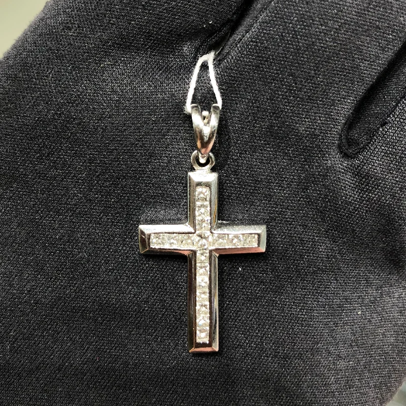 Bordered Diamond Cross Pendant (14K)