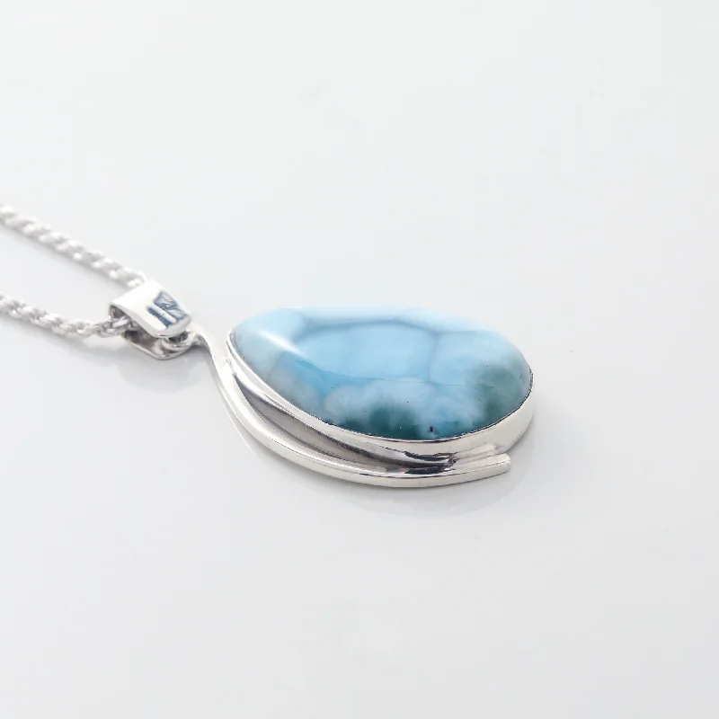 Larimar Pendant Lila