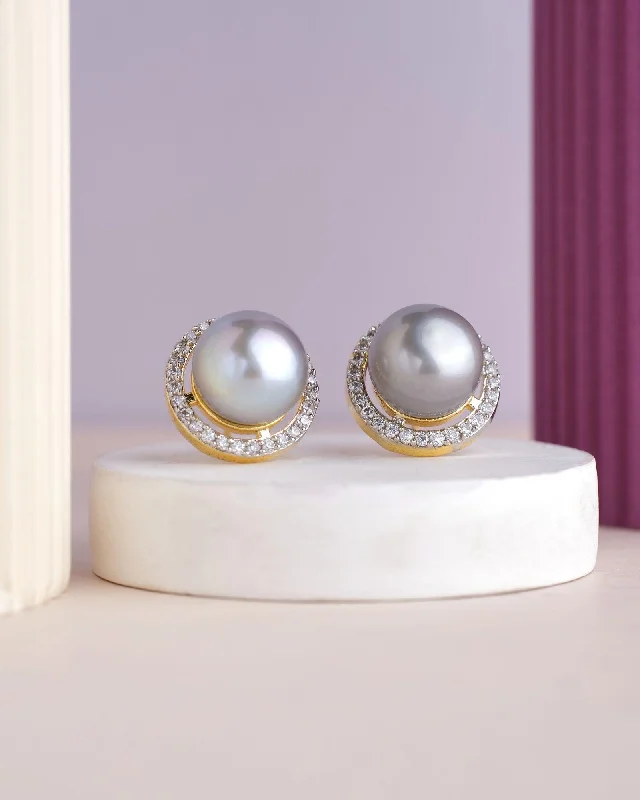 Elegant Grey Stud Pearl Earring