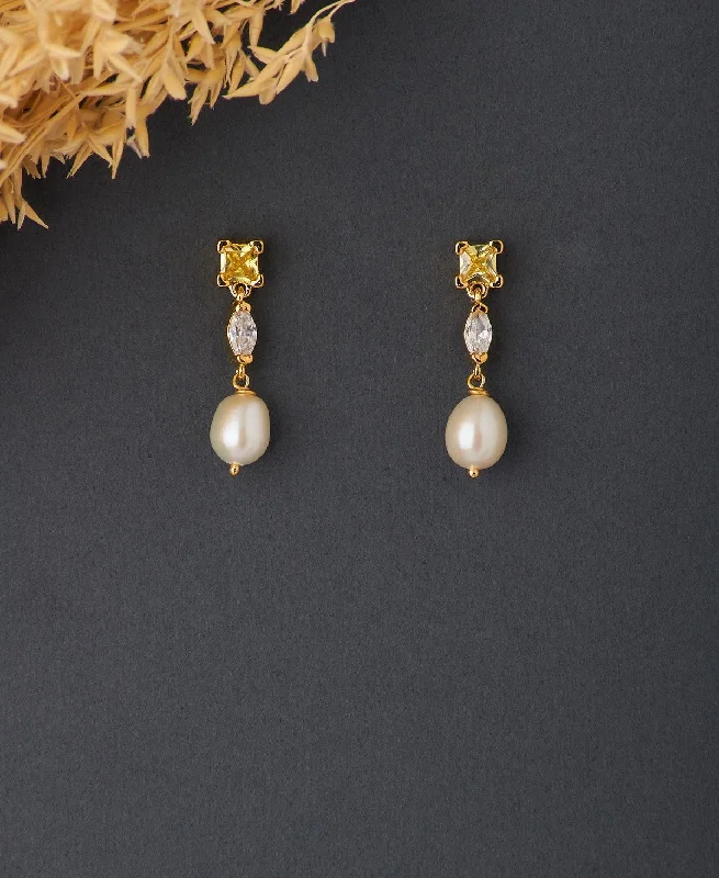 Elegant Hanging Drop Pearl Earring