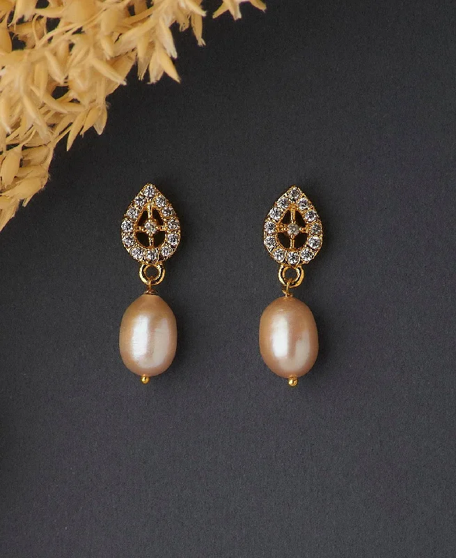 Elegant Pearl Hanging Earring