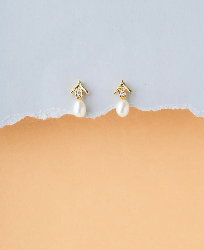 Elegant Pearl Stud Earring