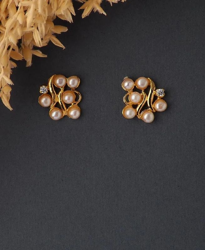 Elegant Pearl Stud Earring