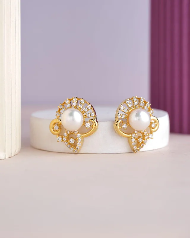 Elegant Stud Pearl Earring