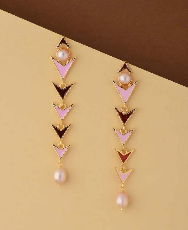 Fashionable Pearl Hang Earring