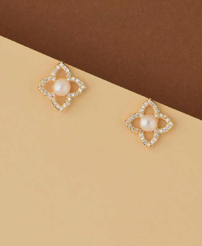 Floral and Simple Real Pearl Stud Earring