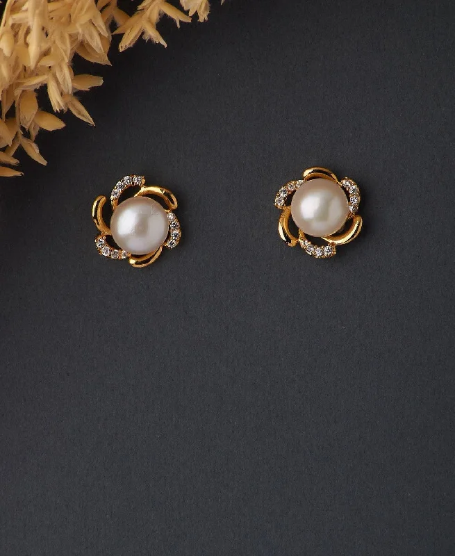 Floral Pearl Stud Earring