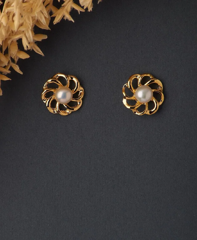 Floral Pearl Stud Earring