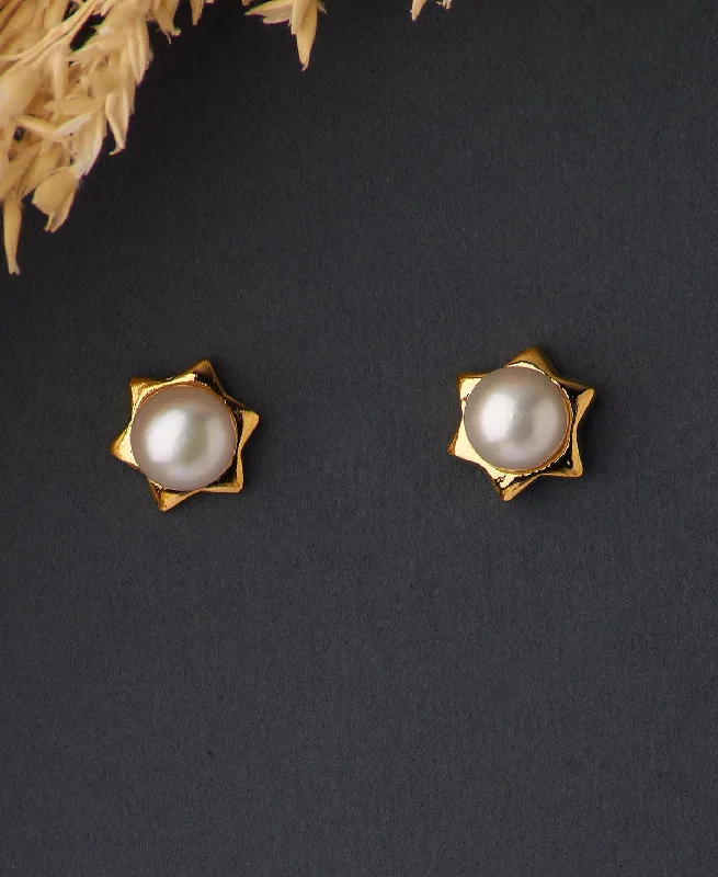 Floral Pearl Stud Earring