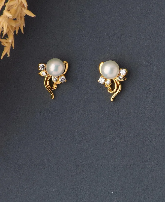 Floral White Pearl Stud Earring