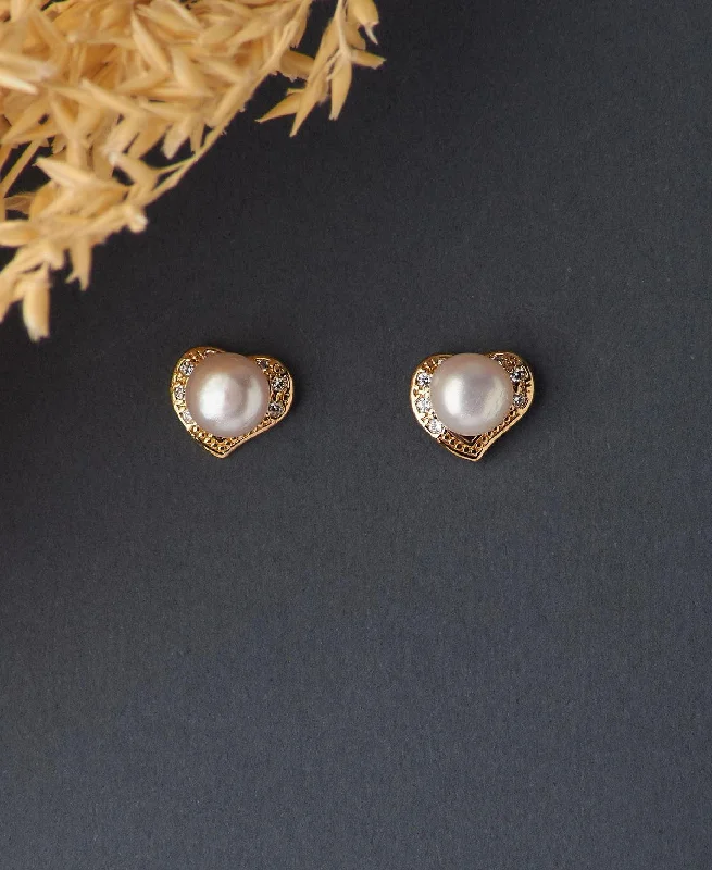 Heart White Stud Pearl Earring