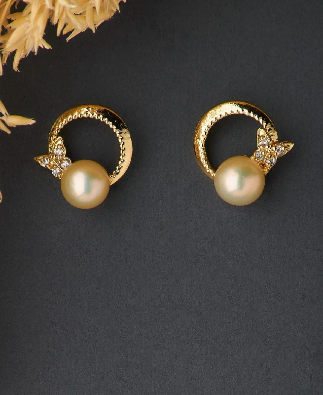 Mini Butterfly Pearl Studded Earring