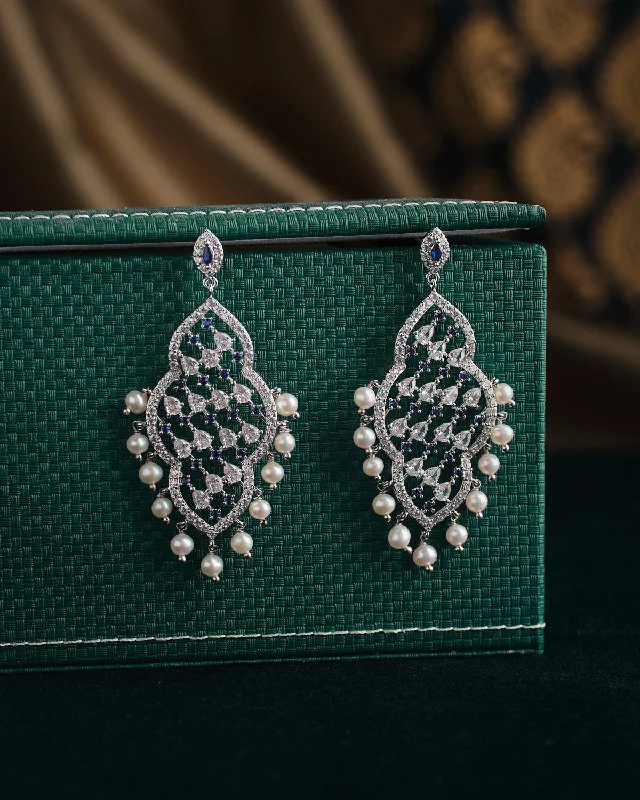 Navodha - The Wedded Dazzle Pearl Earrings