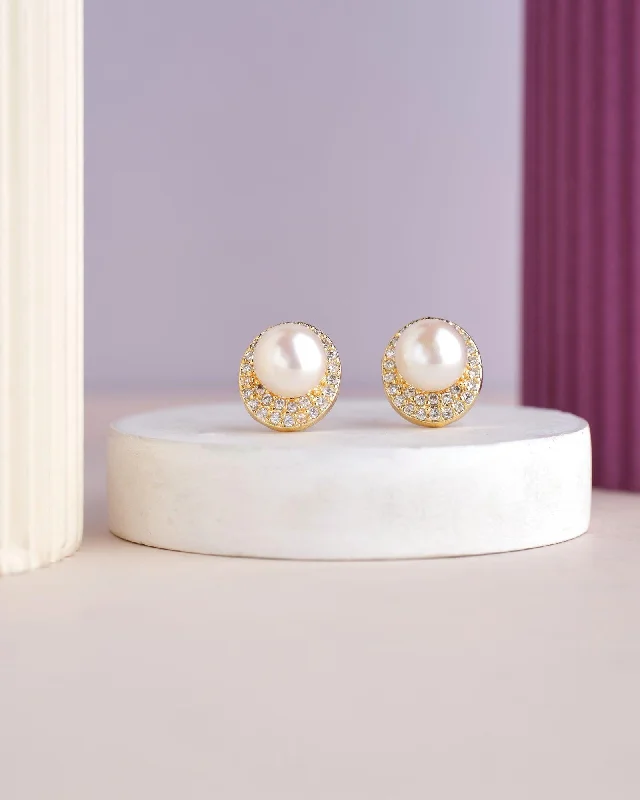 Oval Pearl Stud Earring