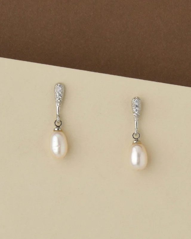 Elegant Real Pearl Hang Earring