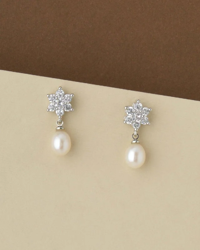 Floral and Smart Real Pearl Hang Earring