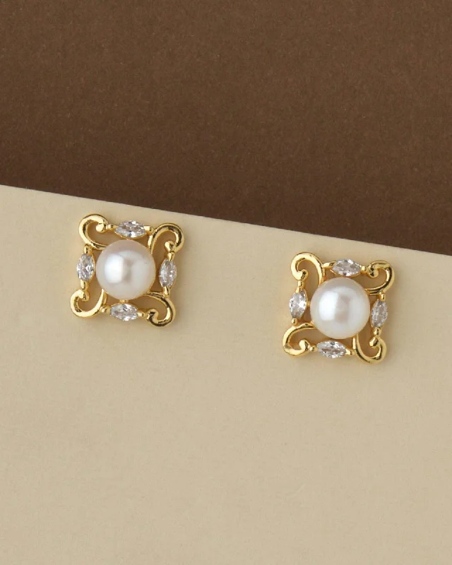 Pretty Pearl & Stone Stud Earring